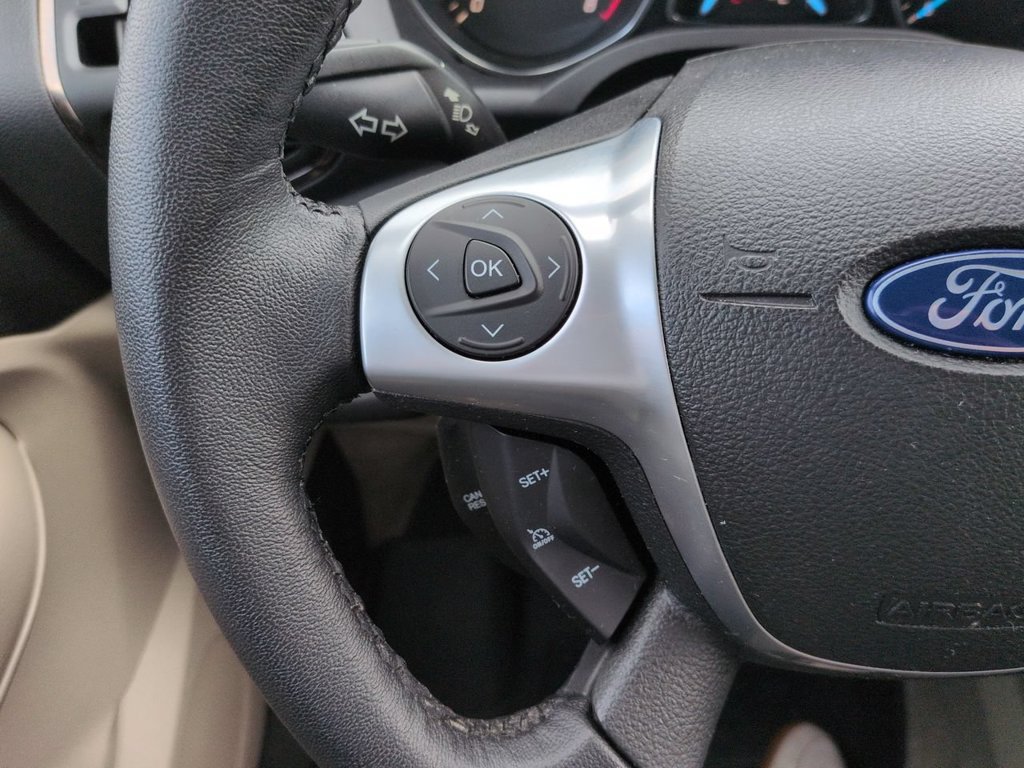 Used 2015 Ford Escape Titanium w/ Equipment Group 301A AWD/4WD image 24
