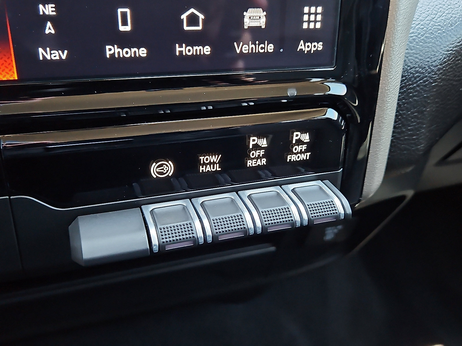 Used 2024 RAM 2500 Laramie image 16