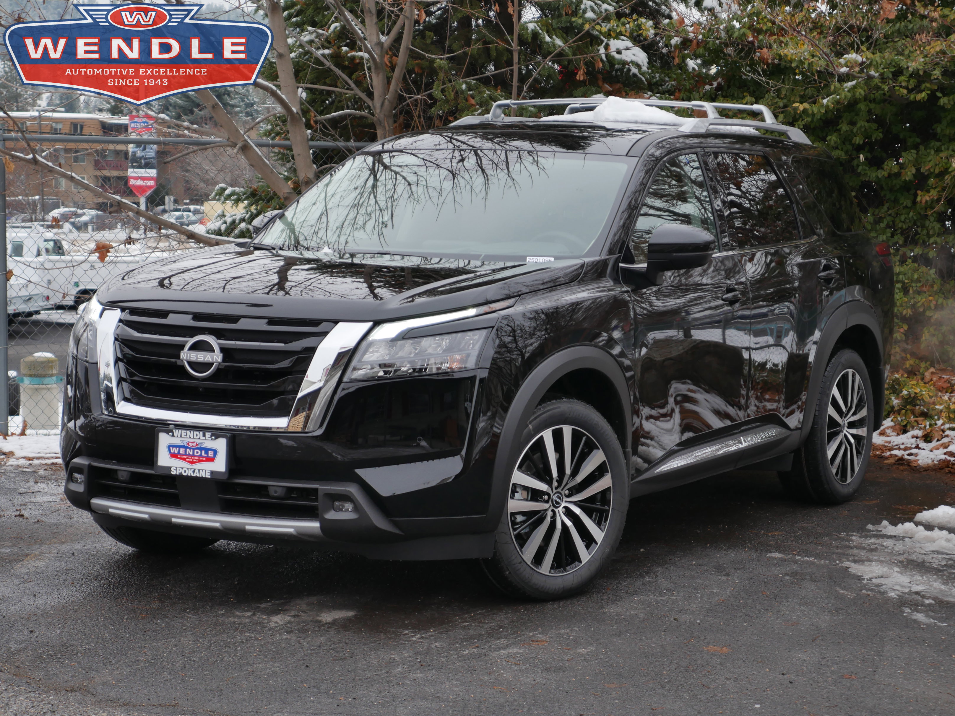 Certified 2025 Nissan Pathfinder Platinum w/ Cargo Package image 1