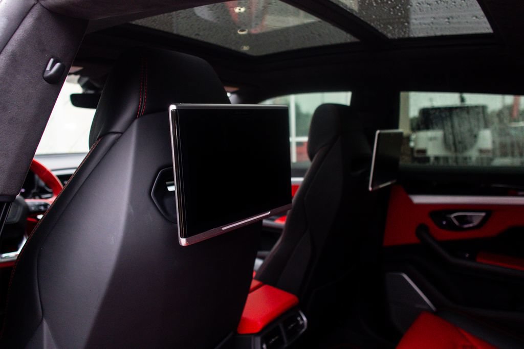 Used 2019 Lamborghini Urus AWD/4WD image 44