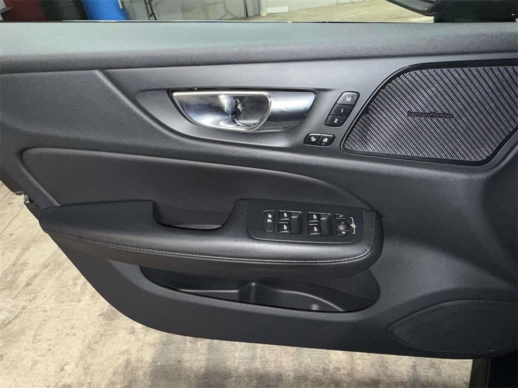 Used 2023 Volvo V60 B5 Cross Country Plus w/ Climate Package image 20