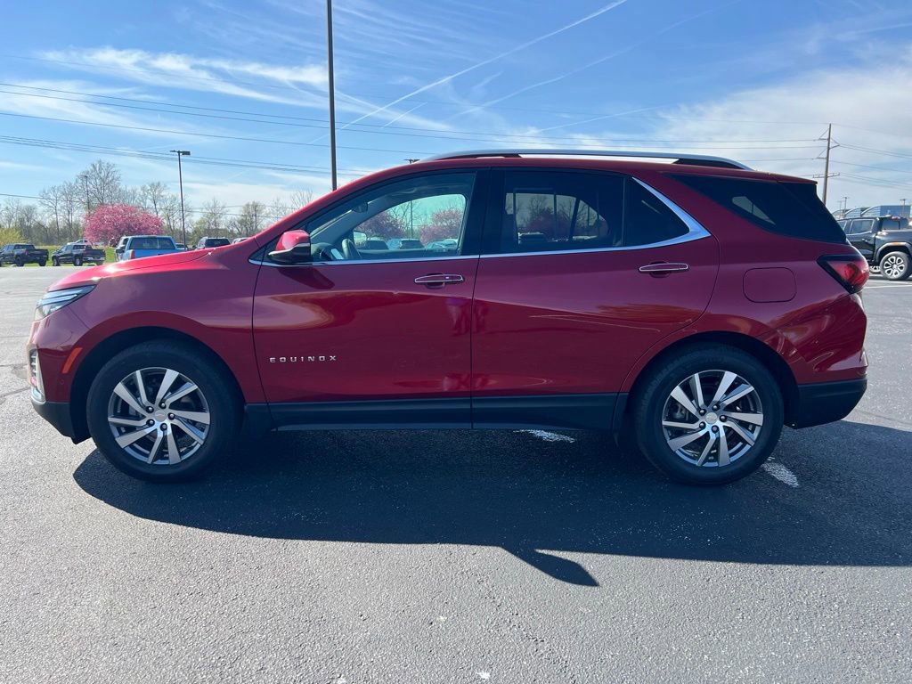 Used 2023 Chevrolet Equinox Premier image 3