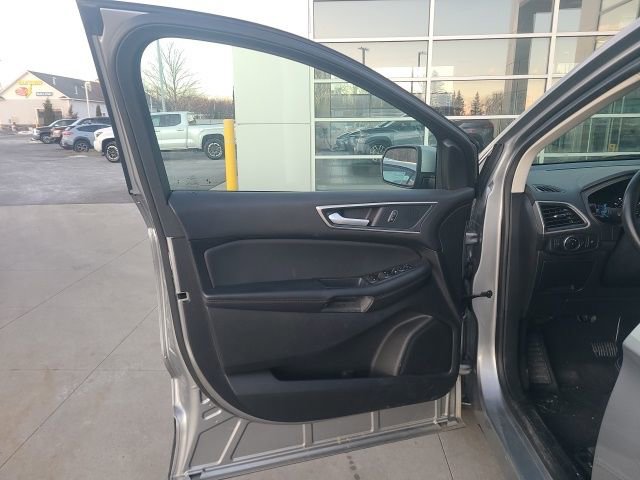 Used 2024 Ford Edge SEL image 17