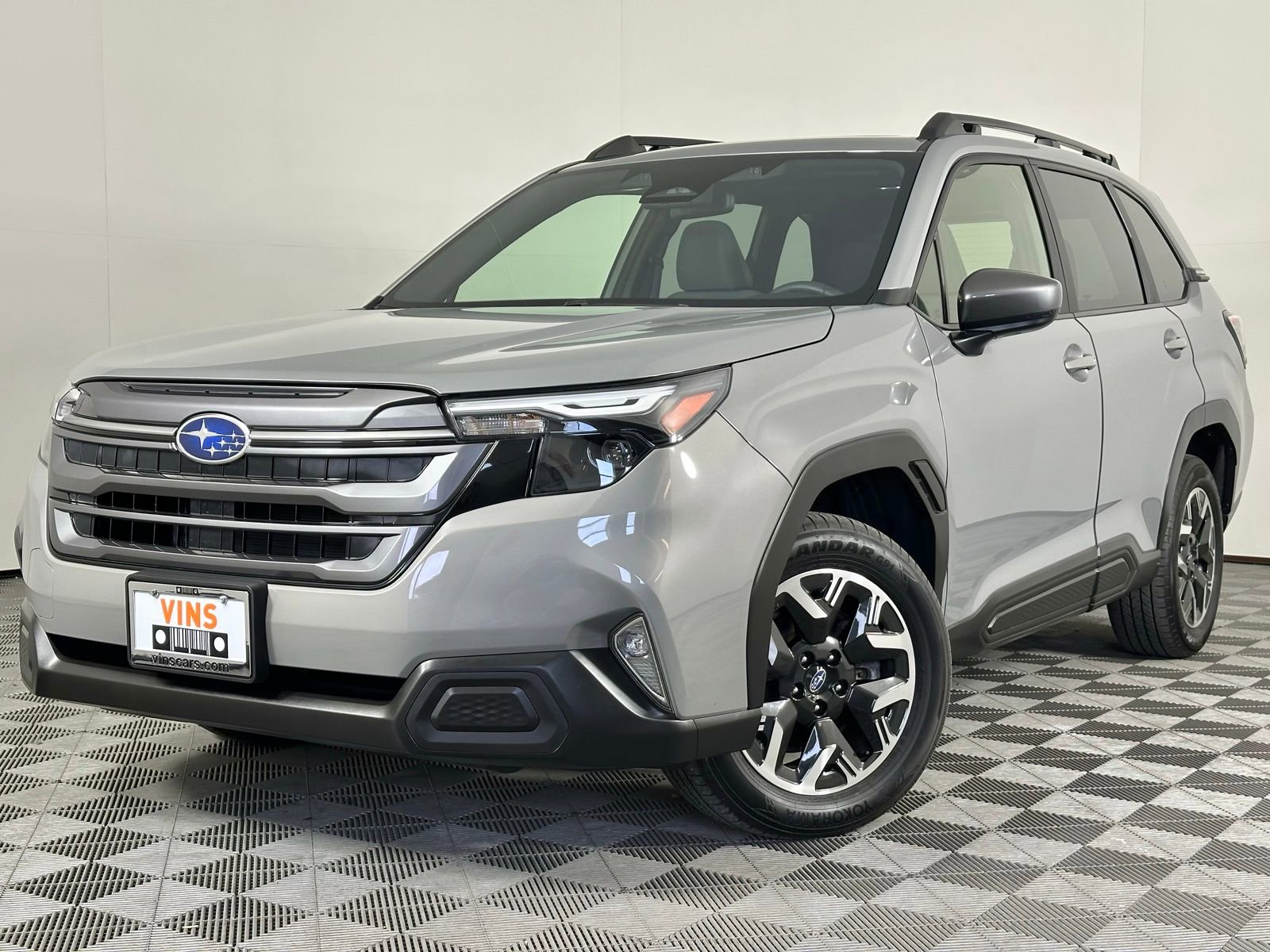 Used 2025 Subaru Forester Premium image 36