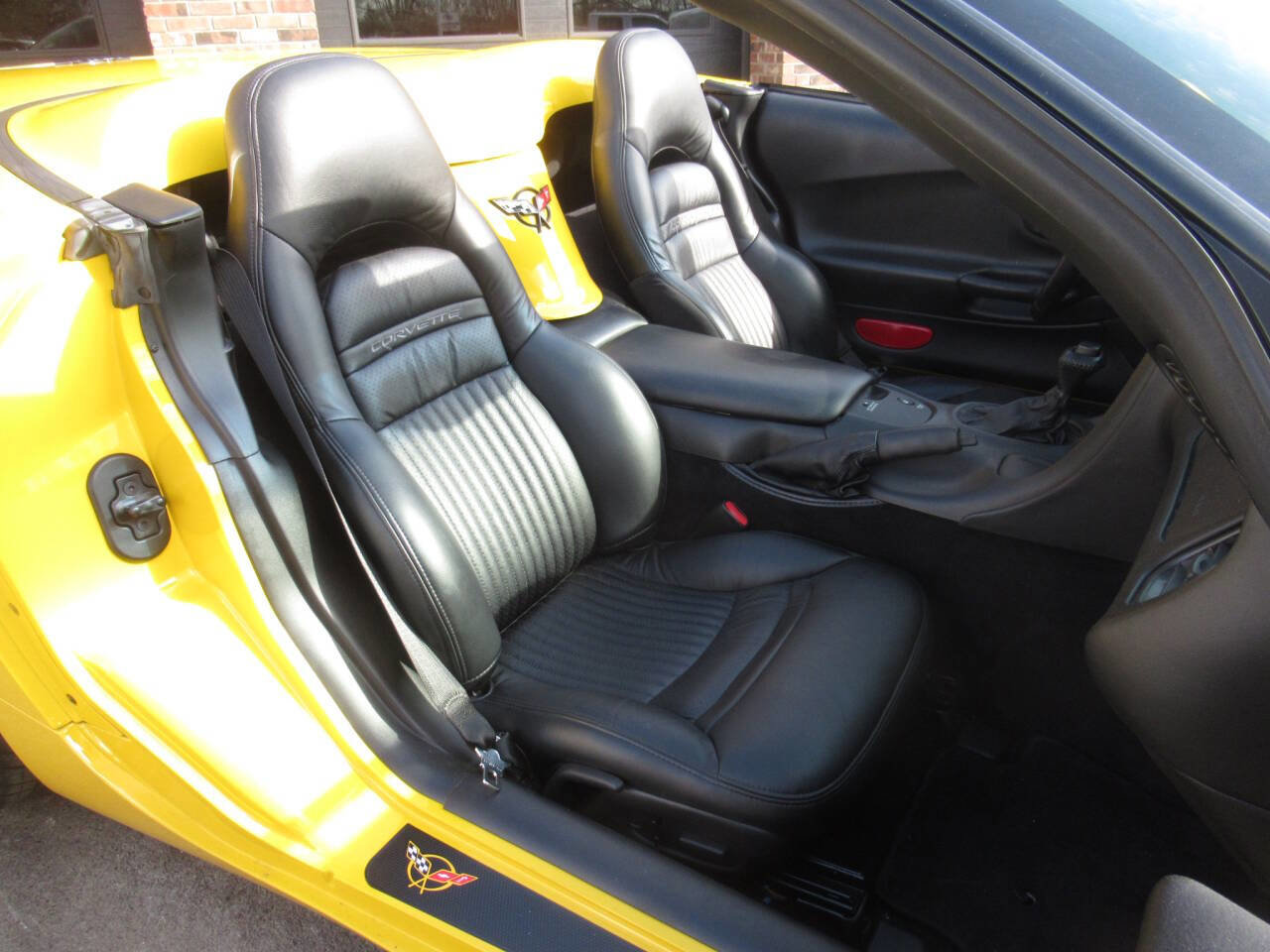 Used 2001 Chevrolet Corvette Convertible w/ Preferred Equipment Group2 image 7