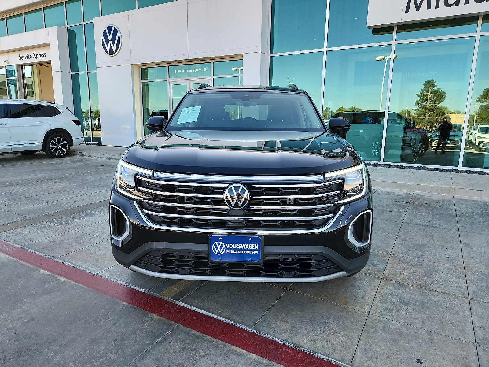 Used 2026 Volkswagen Atlas SE image 2