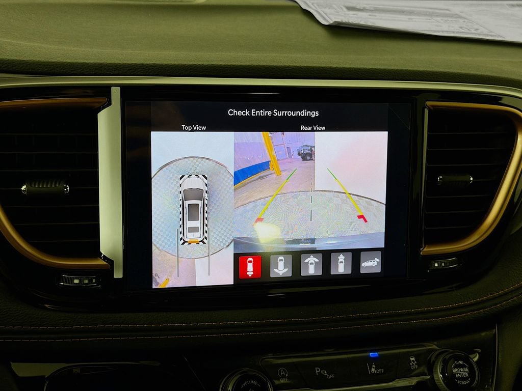 New 2027 Chrysler Pacifica Pinnacle w/ Theater Group AWD/4WD image 14