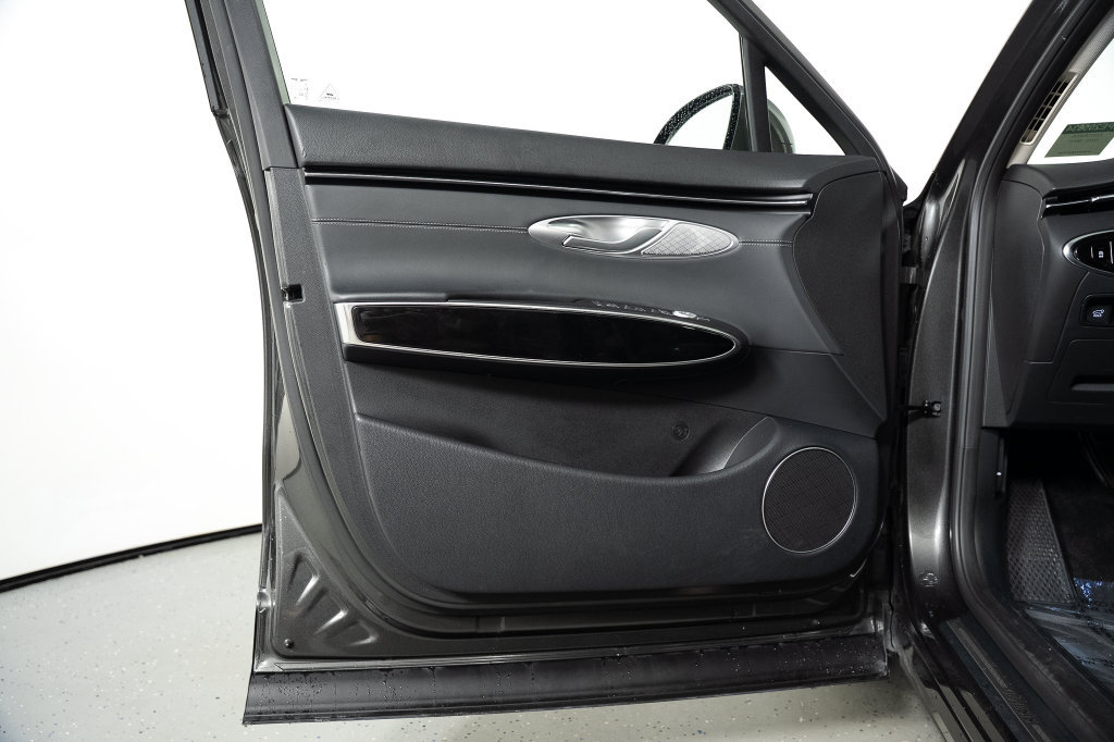 Used 2025 Genesis GV70 2.5T AWD/4WD image 34