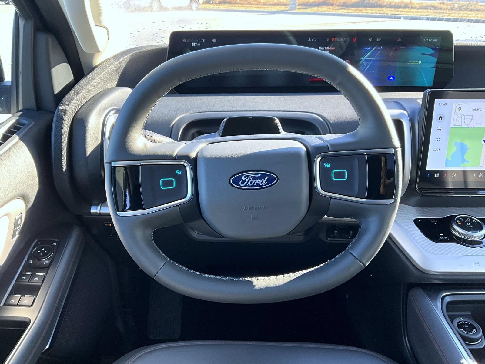 Used 2025 Ford Expedition Active AWD/4WD image 12