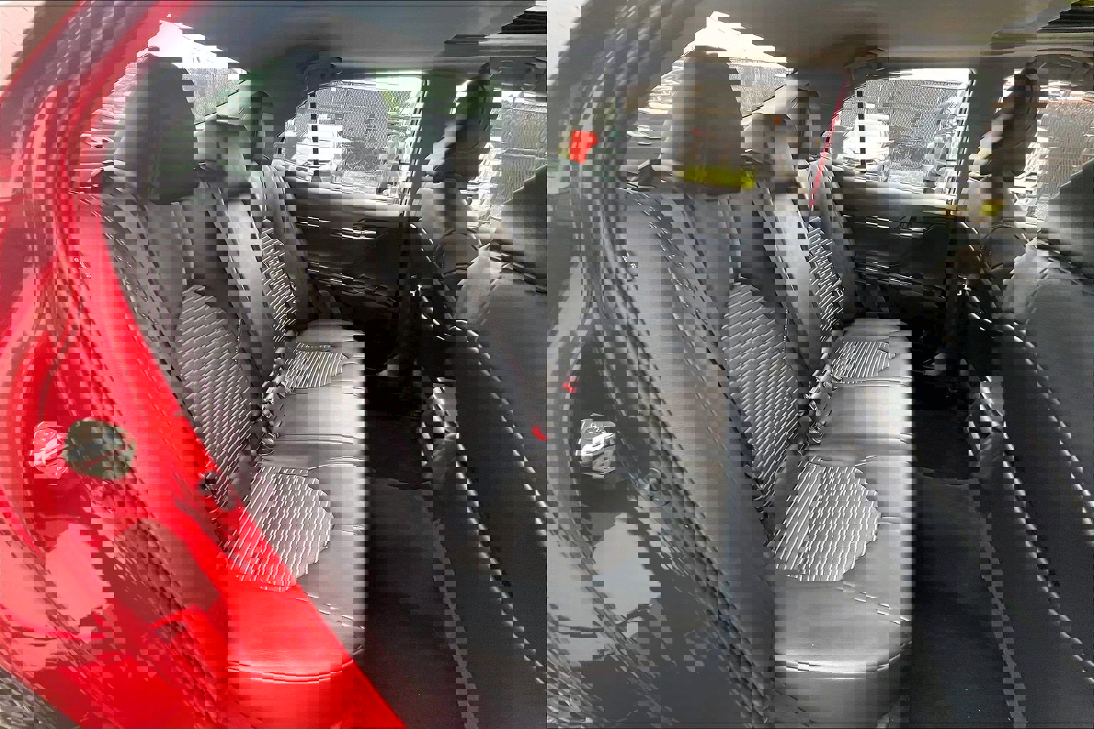 Used 2020 Toyota Camry SE image 32