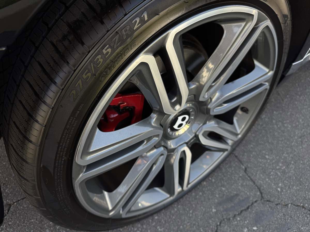 Used 2017 Bentley Continental GT image 31