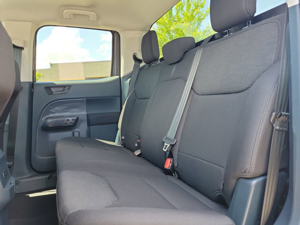 Used 2025 Ford Maverick XL image 9