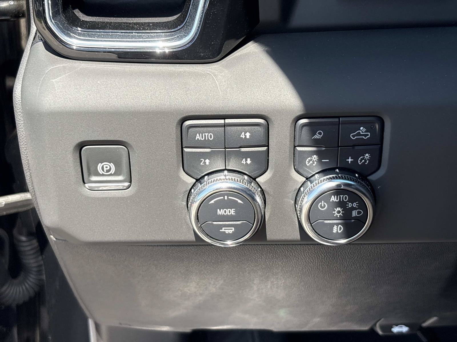 Used 2025 GMC Sierra 2500 Denali Ultimate AWD/4WD image 19