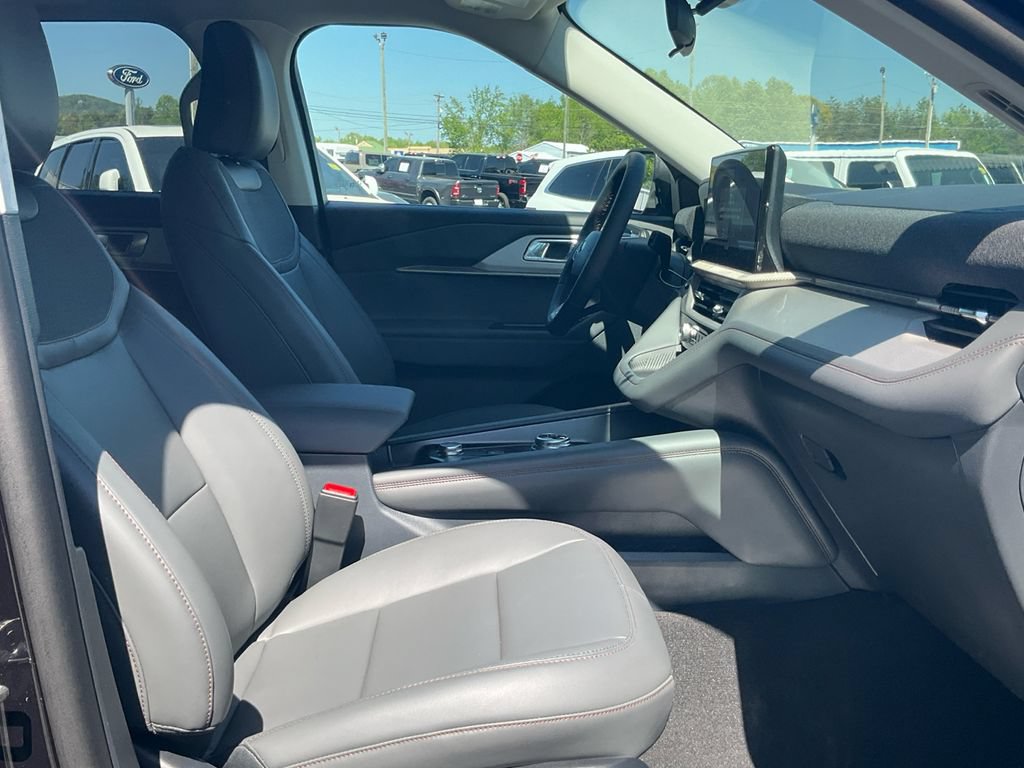 New 2026 Ford Explorer Active w/ Active Comfort Package RWD image 12