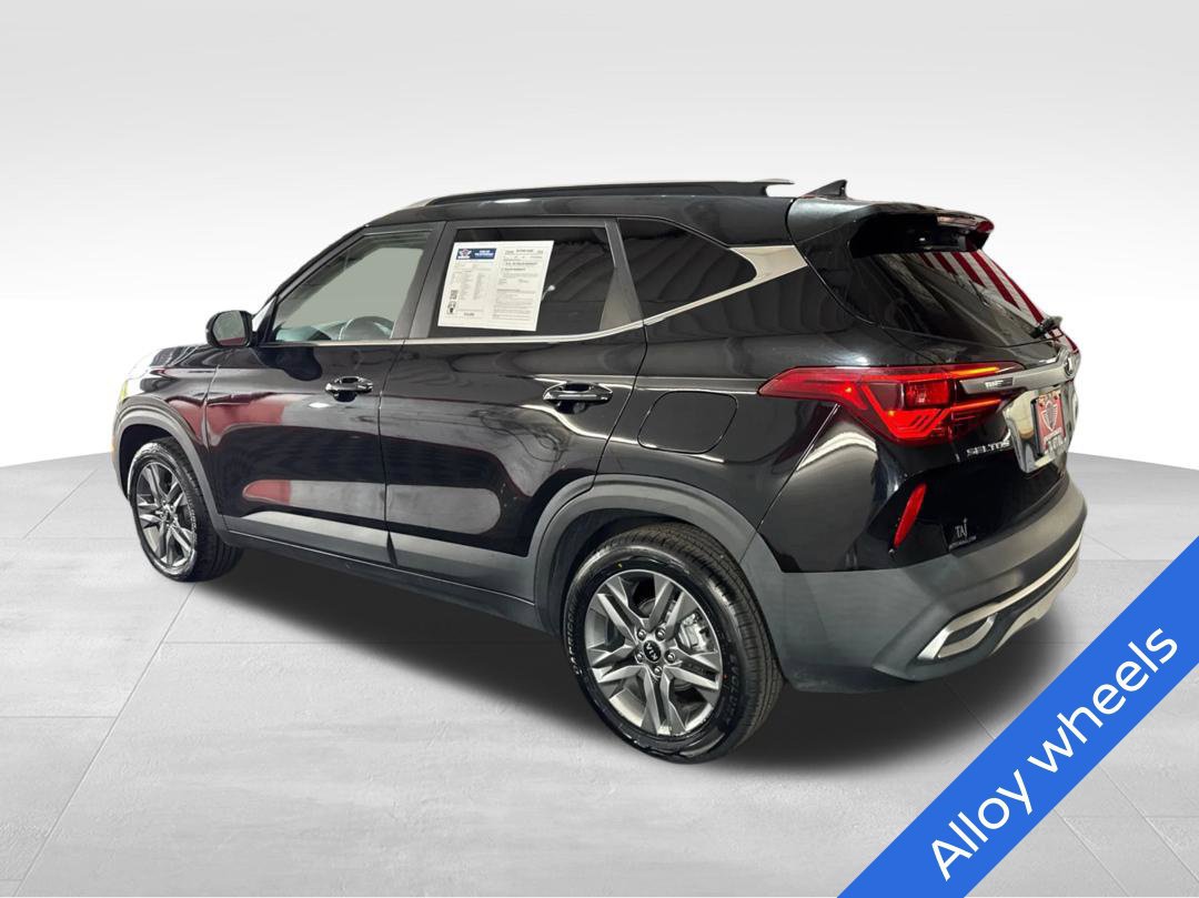 Used 2021 Kia Seltos S FWD image 7