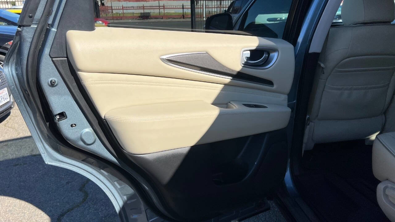 Used 2019 INFINITI QX60 Luxe w/ Essential Package image 35