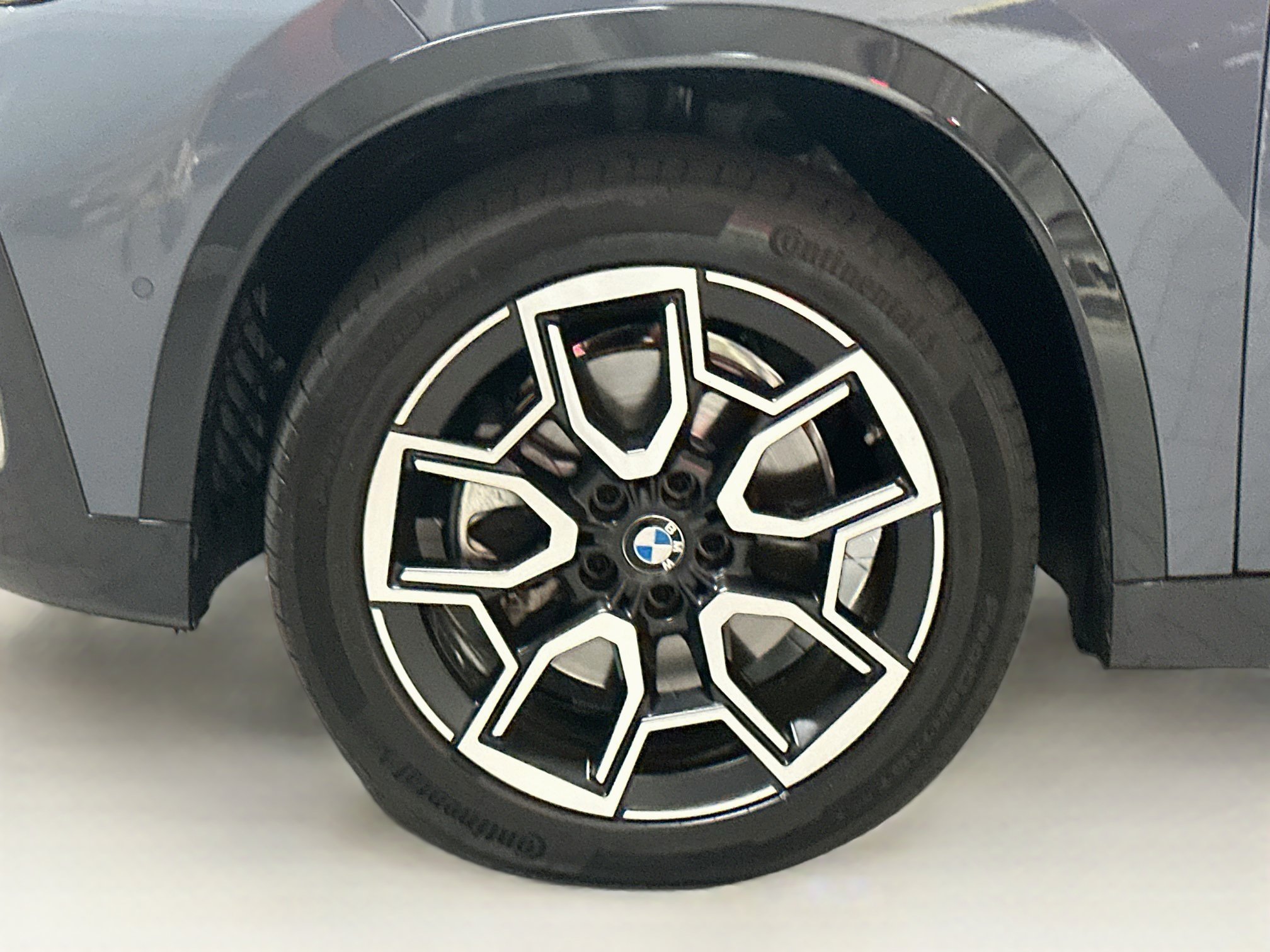 Certified 2025 BMW X1 xDrive28i AWD/4WD image 32