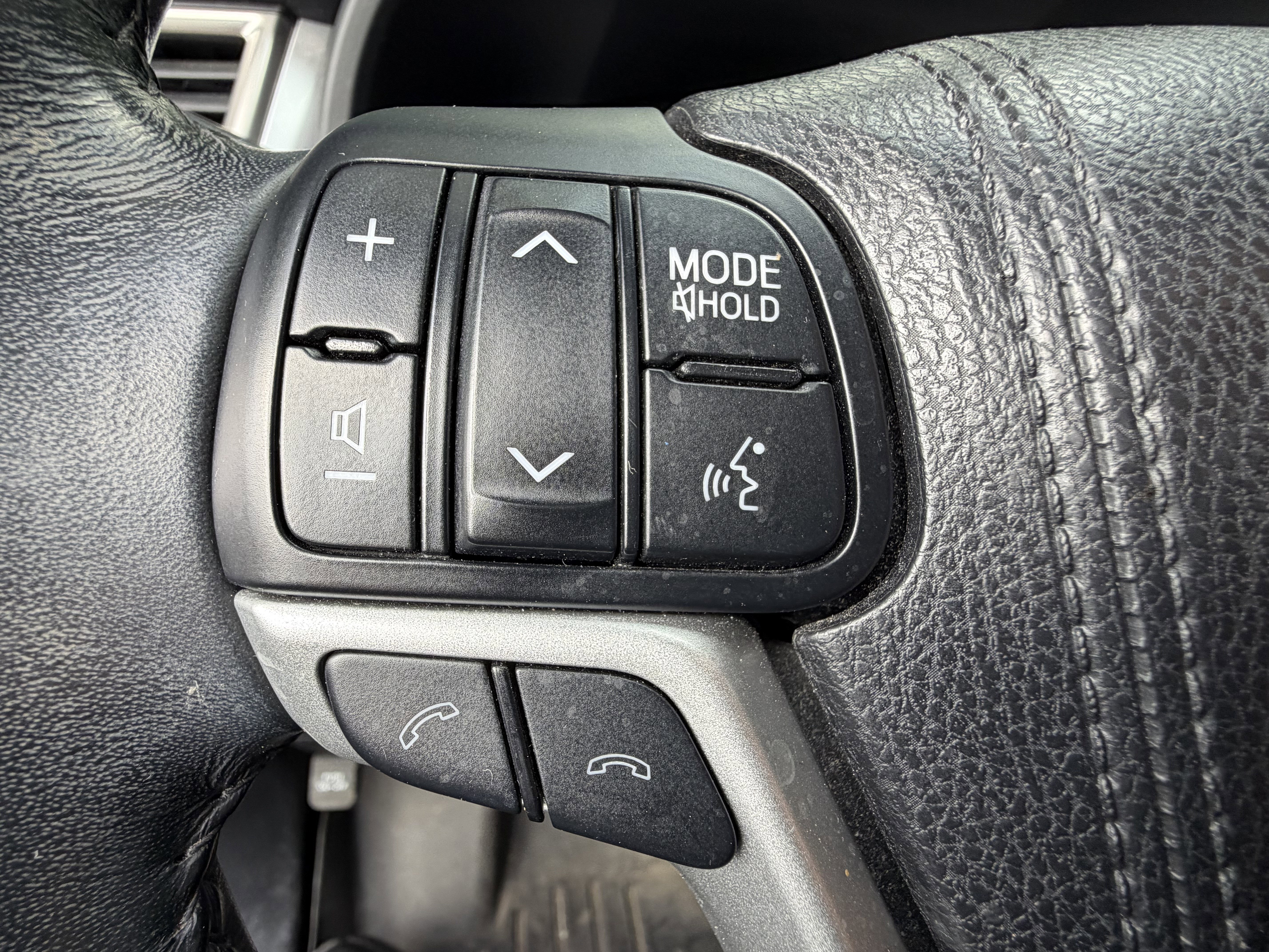 Used 2018 Toyota Highlander XLE FWD image 19
