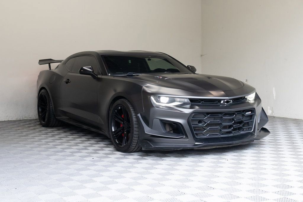Used 2021 Chevrolet Camaro ZL1 RWD image 6