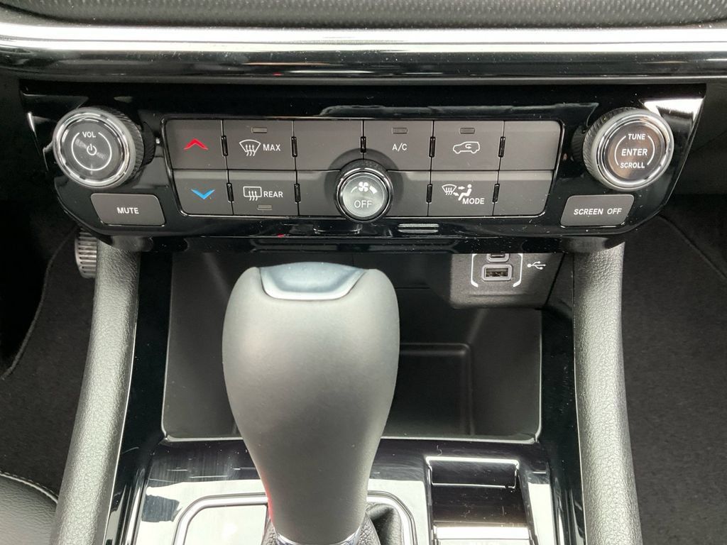 New 2026 Jeep Compass Latitude AWD/4WD image 25