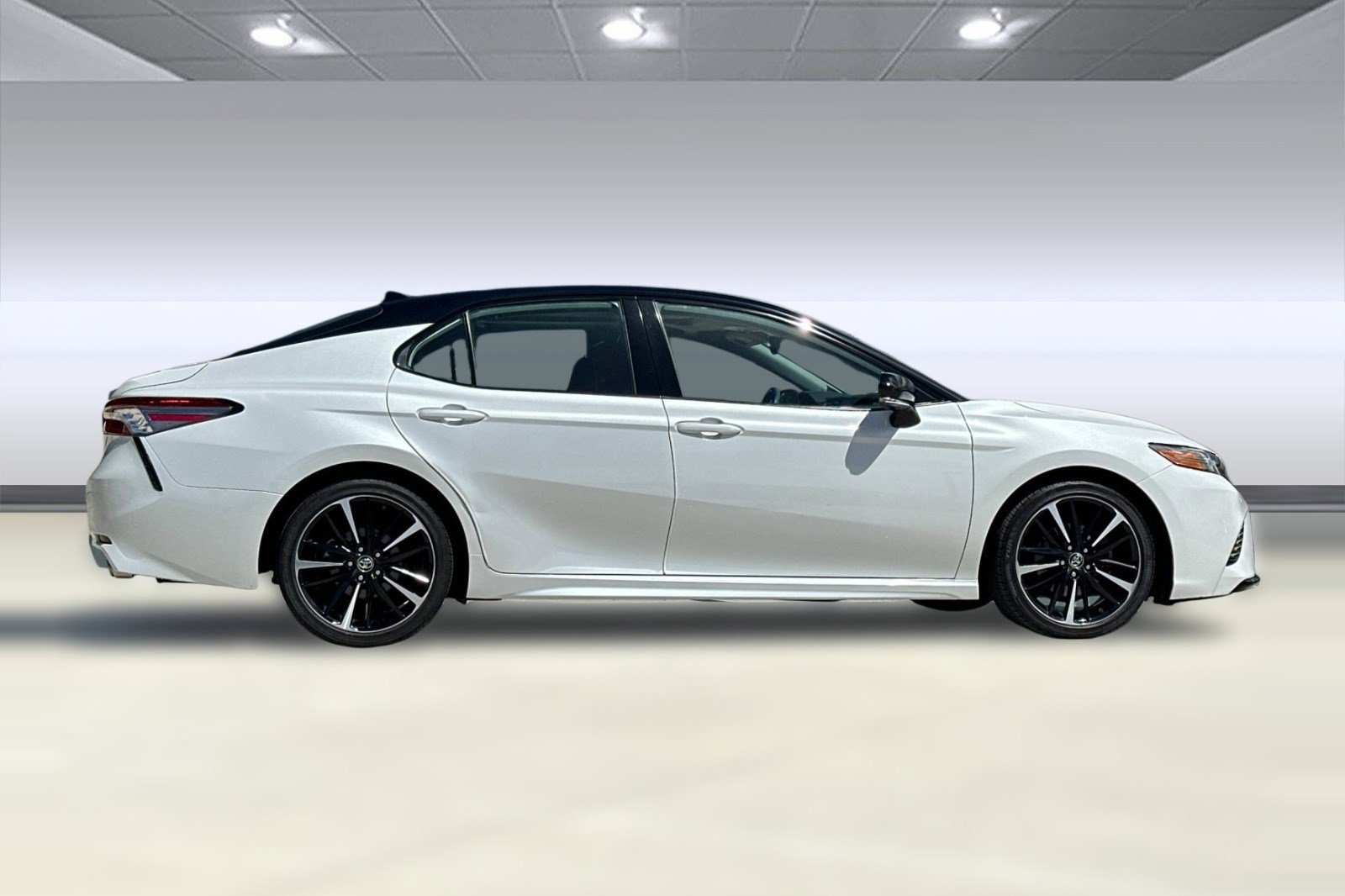 Used 2019 Toyota Camry XSE w/ Driver Assist Package FWD image 7