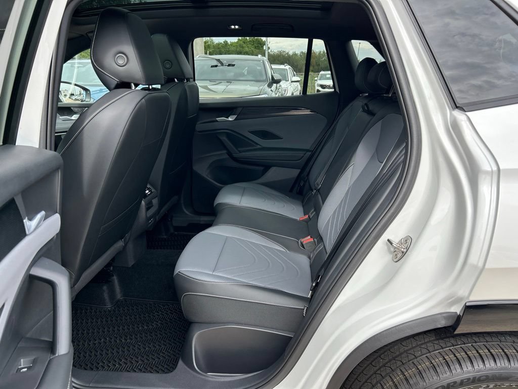 New 2026 Volkswagen Tiguan SE R-Line FWD image 54
