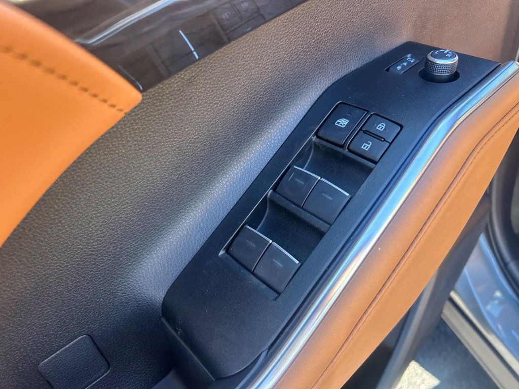 New 2026 Toyota Highlander Platinum AWD/4WD image 11