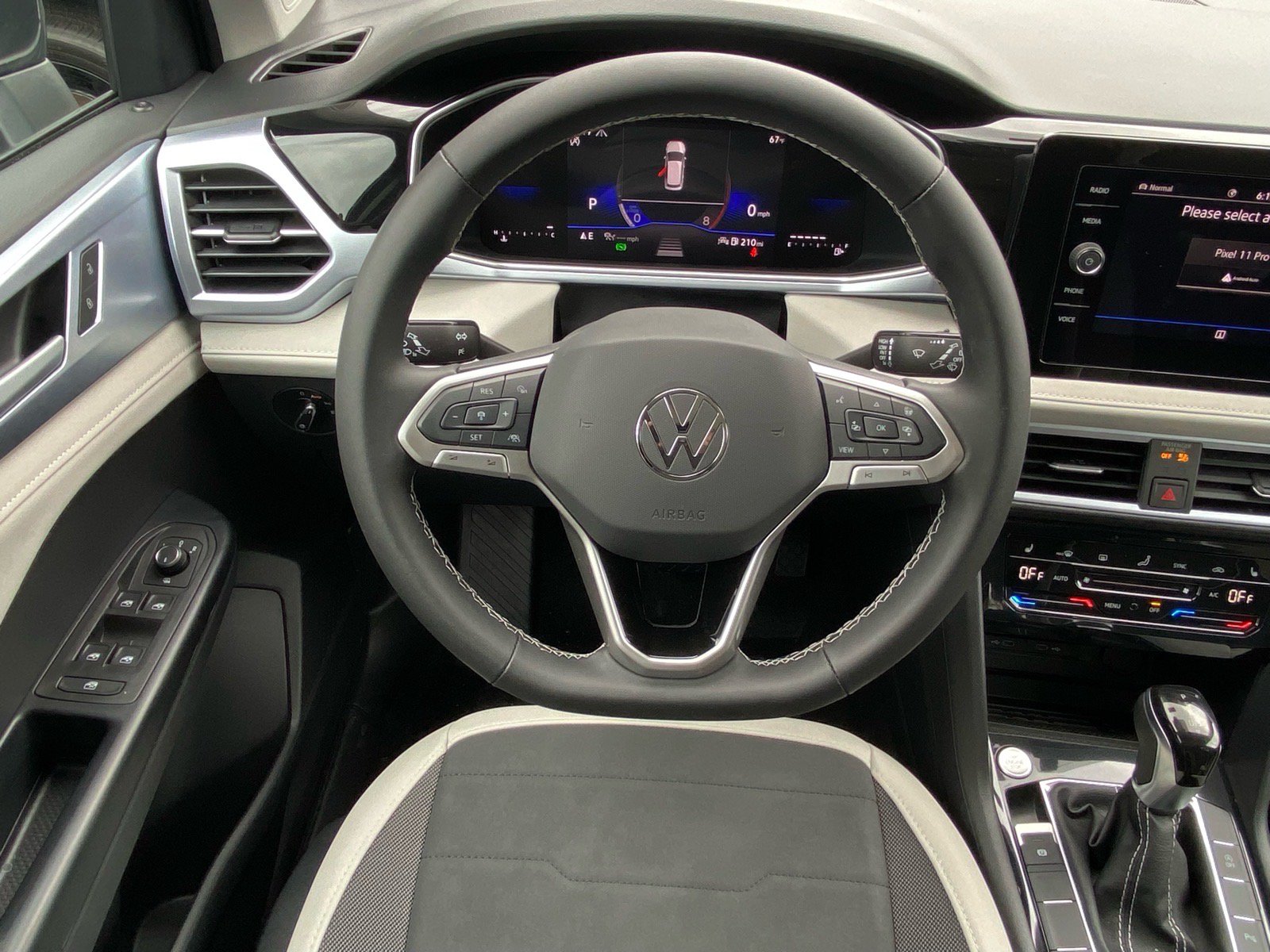 New 2026 Volkswagen Taos SE AWD/4WD image 5