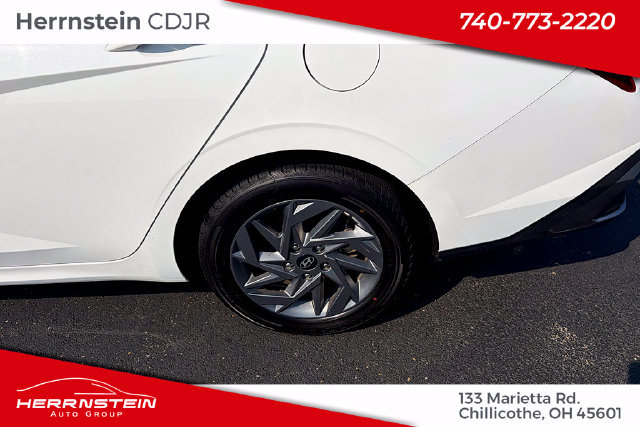 Used 2024 Hyundai Elantra SEL FWD image 14