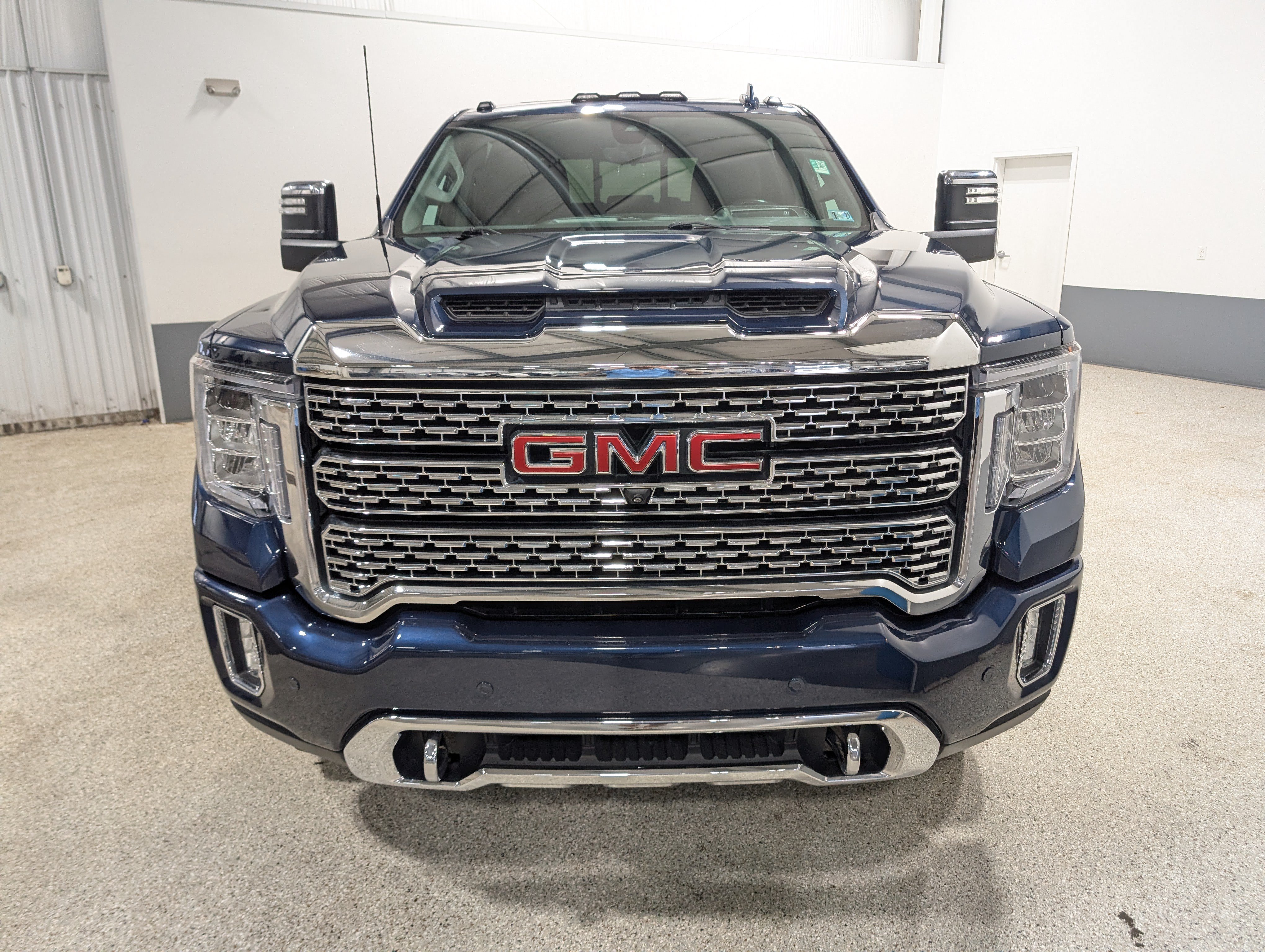 Used 2023 GMC Sierra 2500 Denali w/ Denali Ultimate Package AWD/4WD image 7