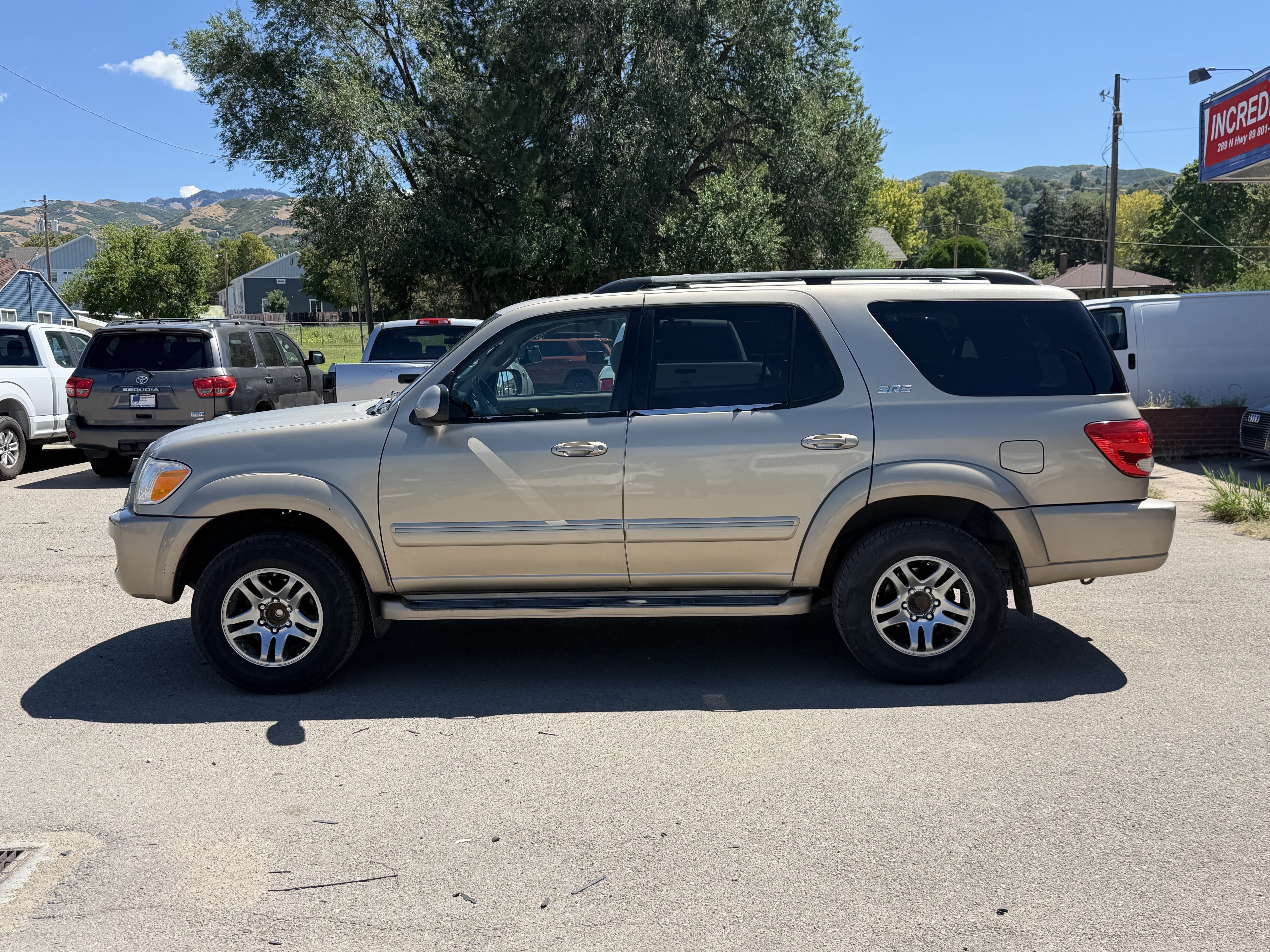 Used 2005 Toyota Sequoia SR5 RWD image 3