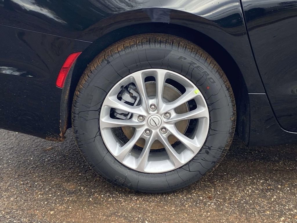 New 2026 Chrysler Pacifica Select image 32