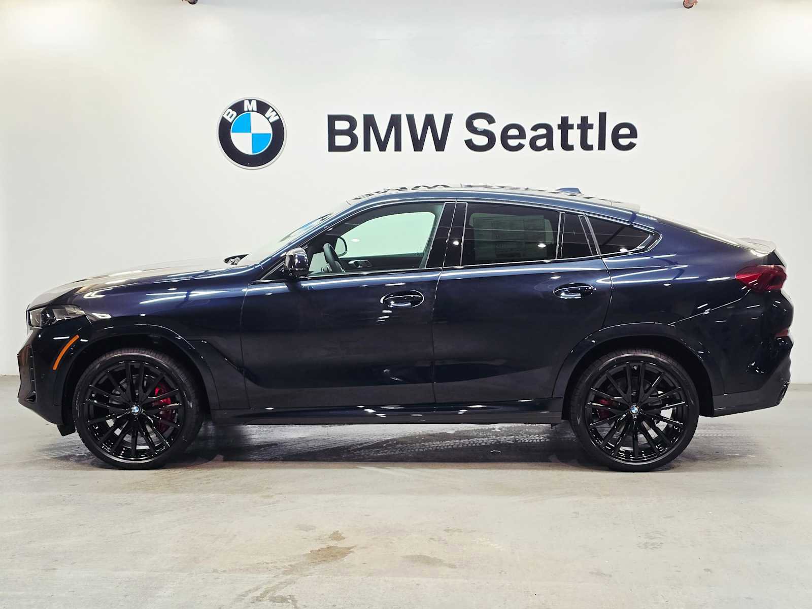 New 2026 BMW X6 xDrive40i image 3