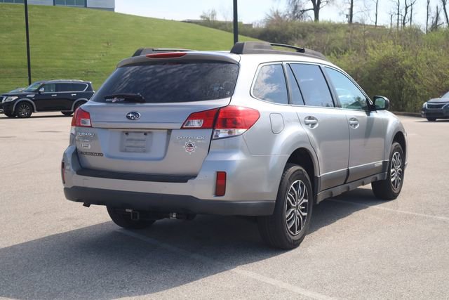 Used 2011 Subaru Outback 2.5i image 5