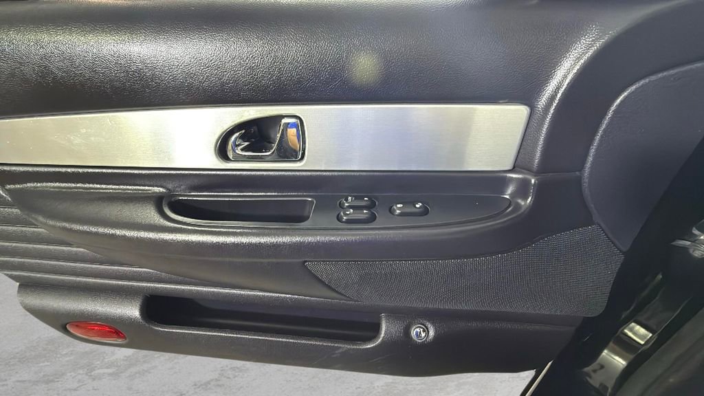 Used 2003 Ford Thunderbird image 15