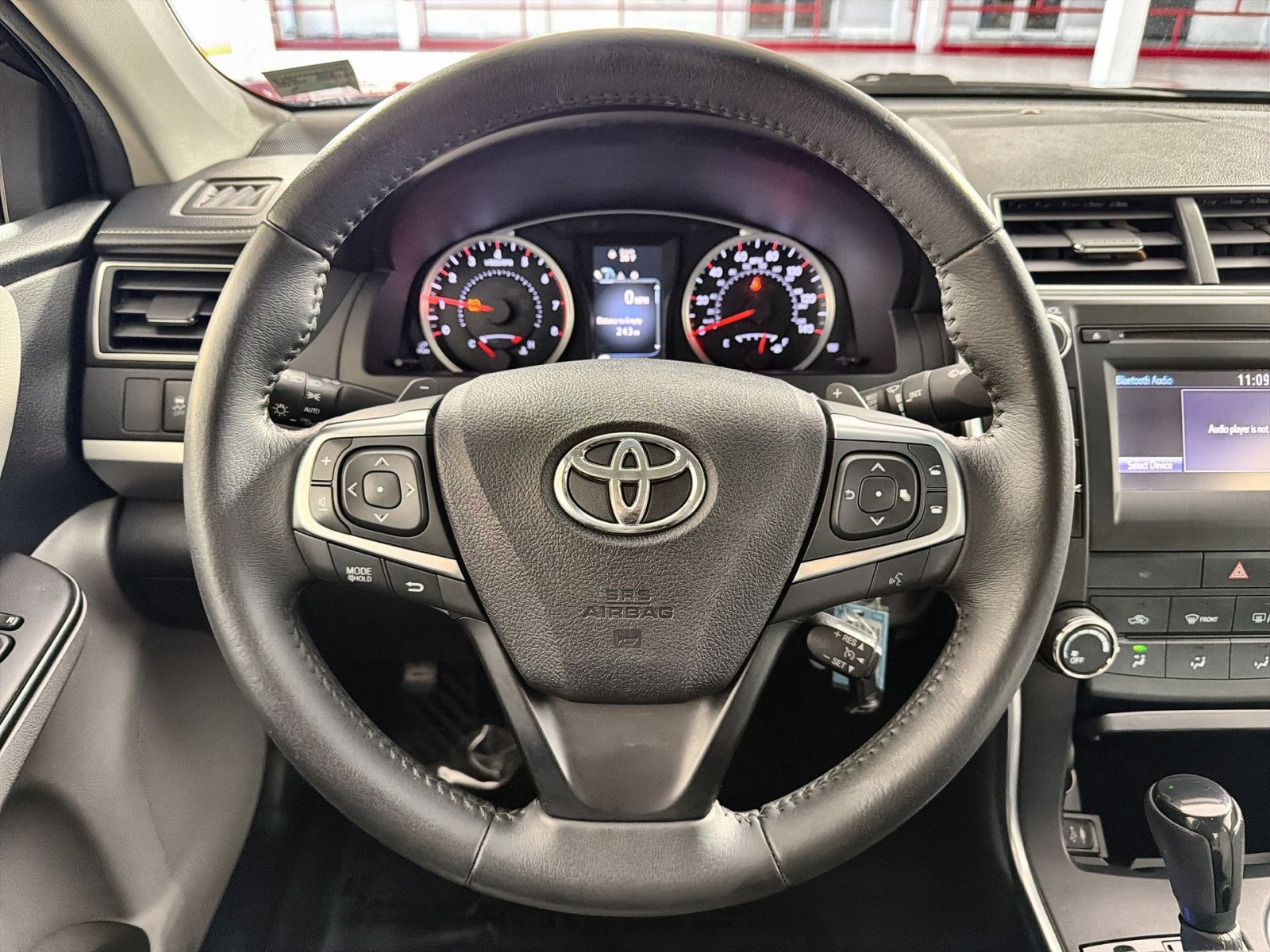 Used 2017 Toyota Camry SE image 16