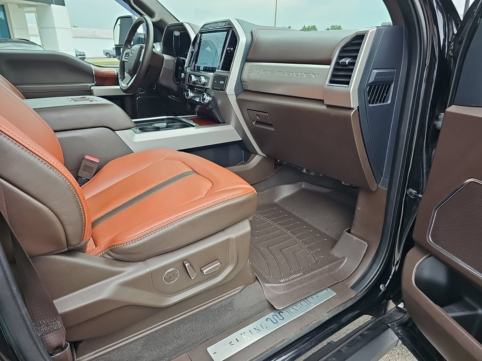 Used 2022 Ford F350 King Ranch w/ King Ranch Ultimate Package AWD/4WD image 35