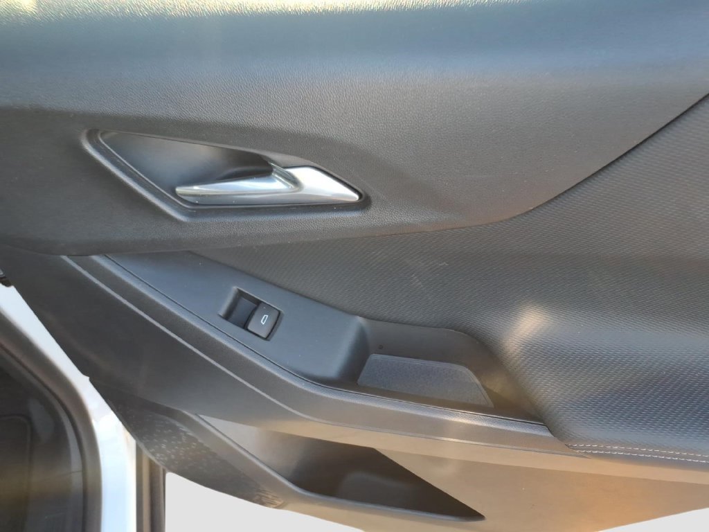 Used 2026 Chevrolet Equinox LT FWD image 14