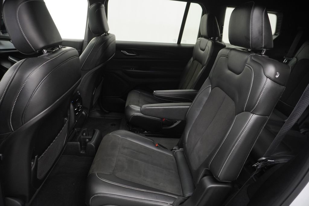 Certified 2023 Jeep Grand Cherokee L Laredo image 17