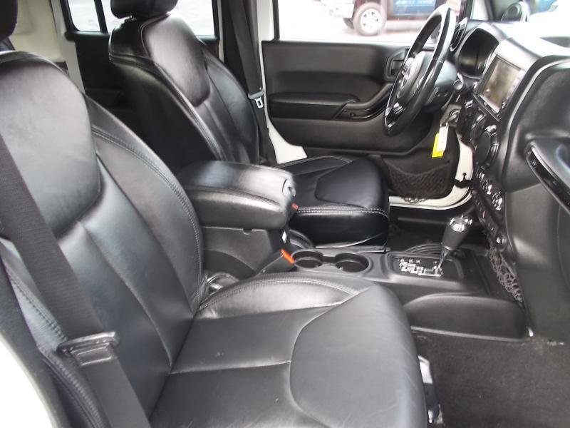 Used 2014 Jeep Wrangler Unlimited Sahara AWD/4WD image 21