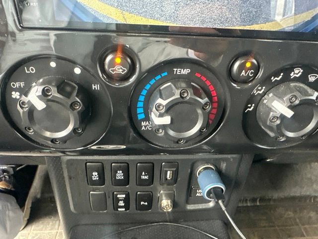 Used 2012 Toyota FJ Cruiser 4WD w/ Upgrade Pkg image 18