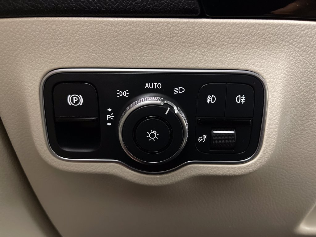 Used 2023 Mercedes-Benz GLA 250 image 28