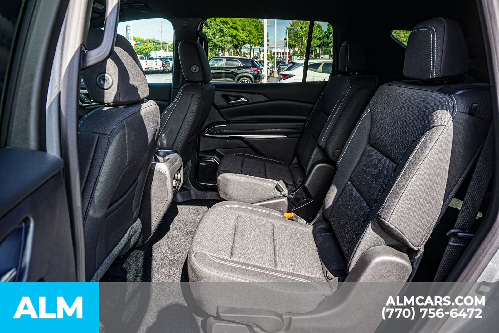 Used 2025 Chevrolet Traverse LT w/ Enhanced Driving Package AWD/4WD image 23