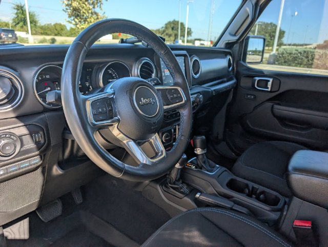 Used 2023 Jeep Wrangler Unlimited Rubicon 4xe w/ Cold Weather Group AWD/4WD image 9