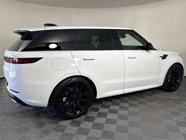 New 2026 Land Rover Range Rover Sport Dynamic SE AWD/4WD image 8