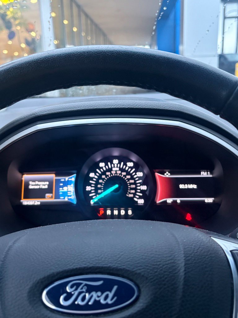 Used 2017 Ford Edge SEL w/ Equipment Group 201A AWD/4WD image 11