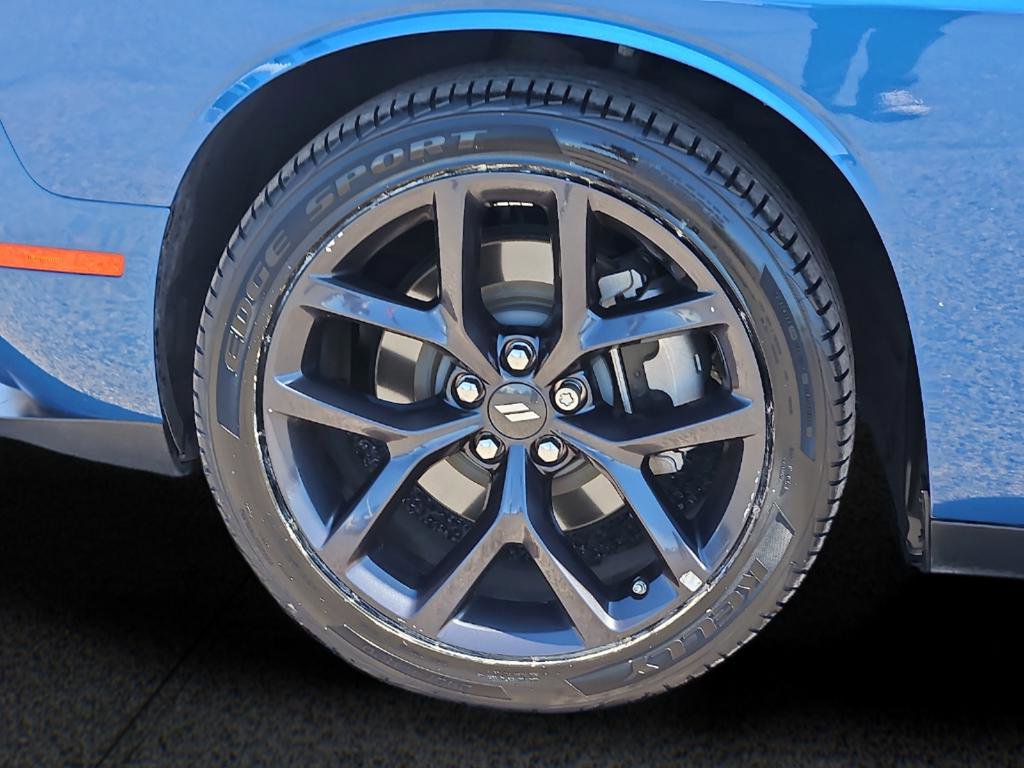 Used 2023 Dodge Challenger SXT w/ Plus Package RWD image 8