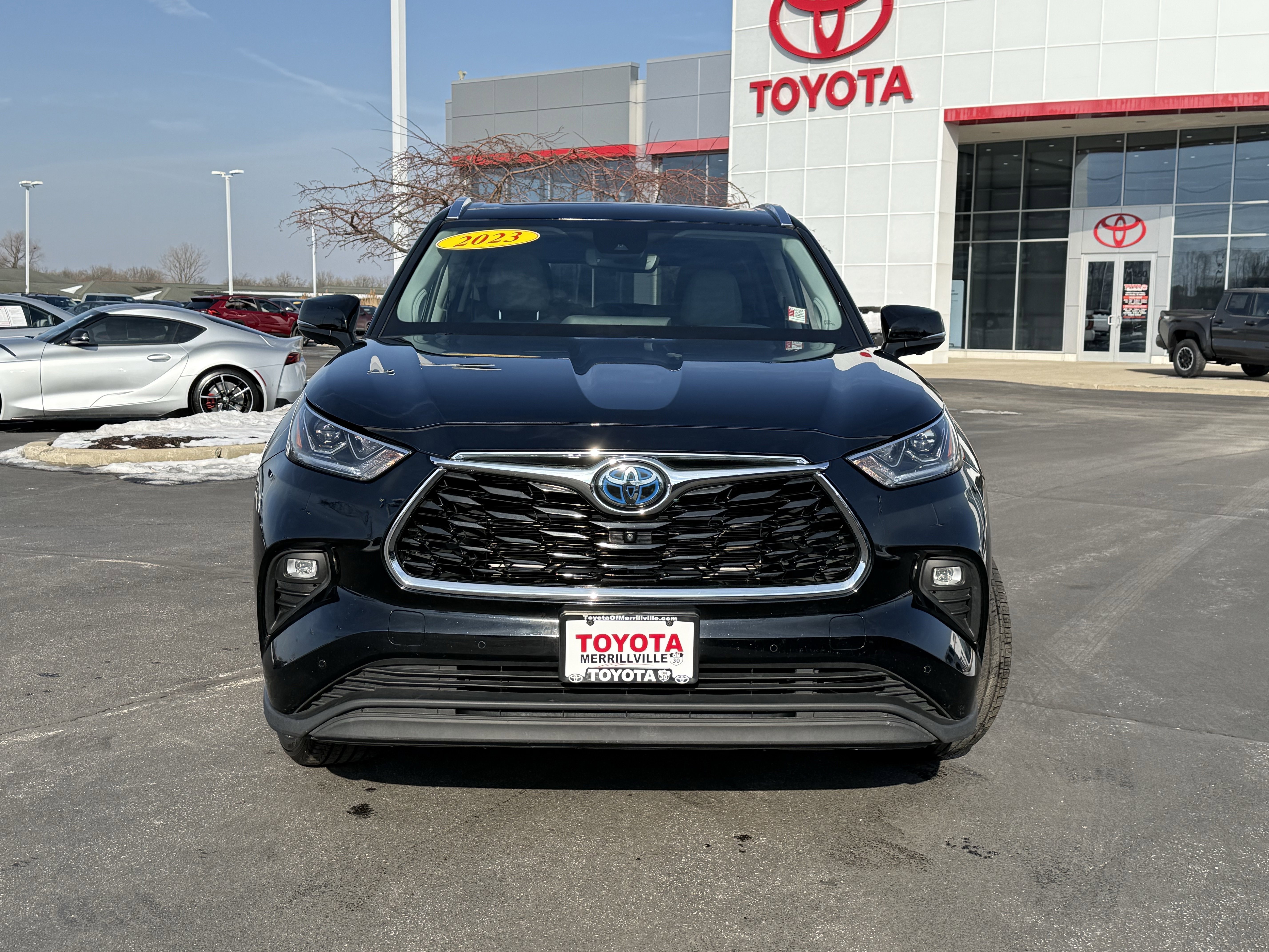Used 2023 Toyota Highlander Limited image 2