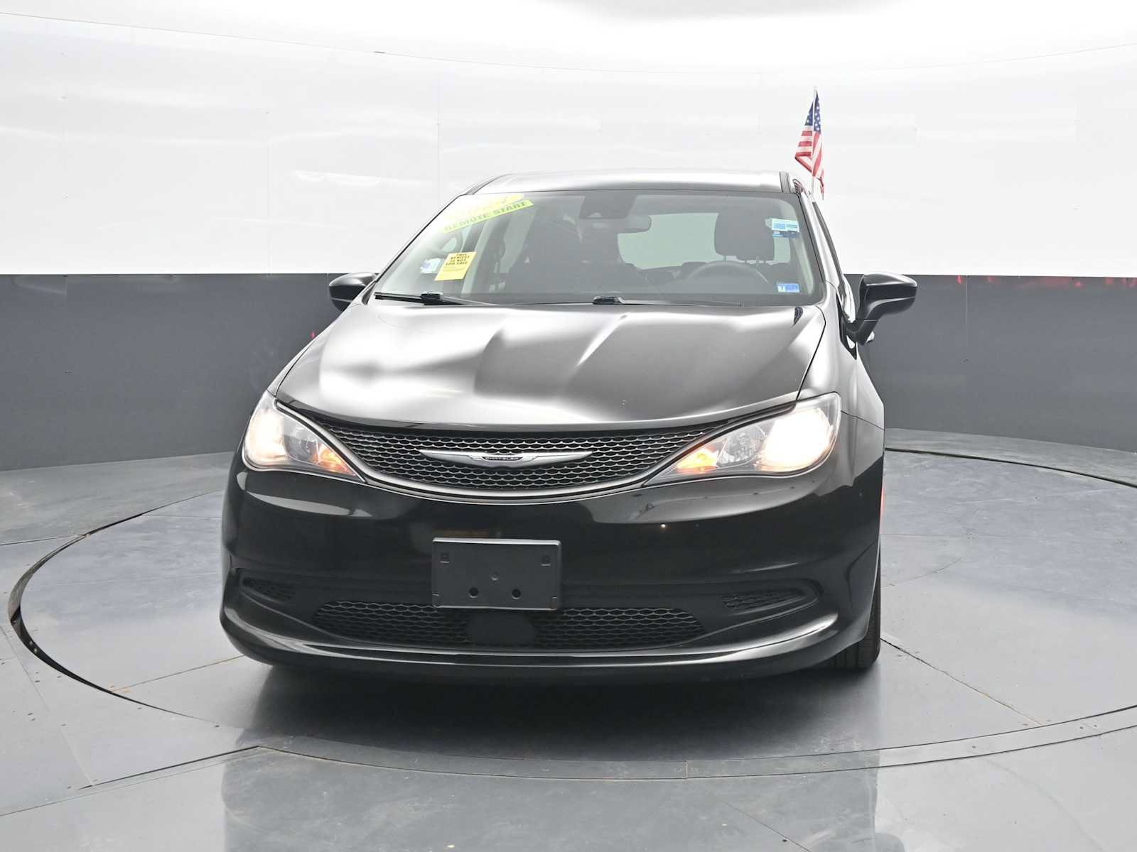 Used 2024 Chrysler Voyager LX FWD image 3