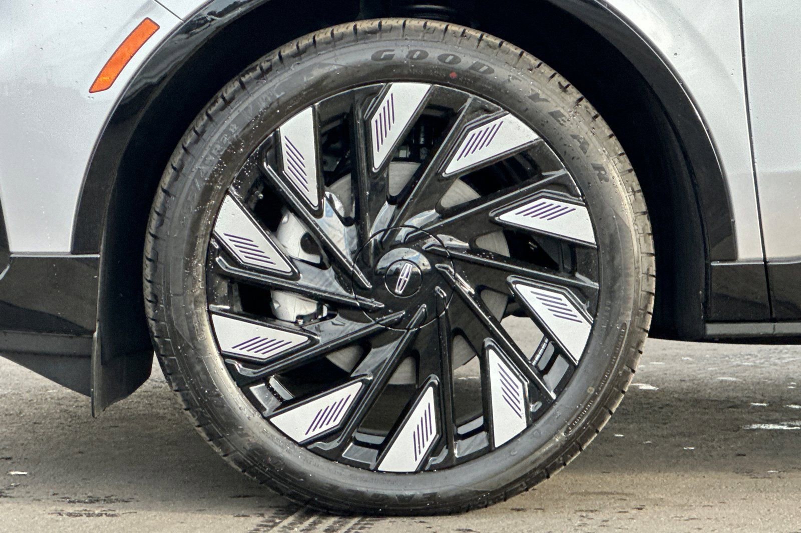 New 2026 Lincoln Nautilus Reserve w/ Jet Appearance Package image 25